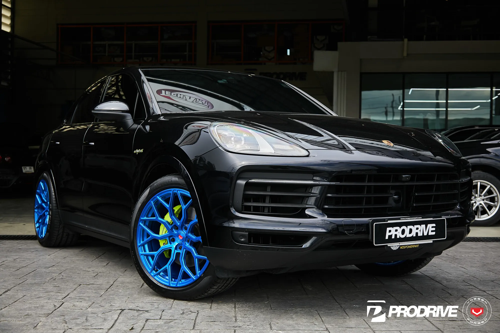 Vossen S17 01 forged wheel — mounted on vehicle