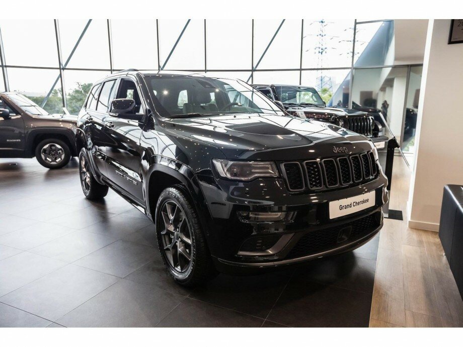 Check price and buy New Jeep Grand Cherokee (WK2) Restyling For Sale