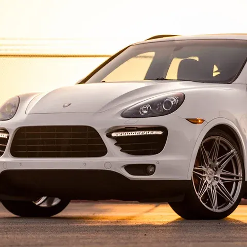 White Porsche Cayenne Turbo S on ADV.1 ADV08 FlowSpec Wheels in Platinum