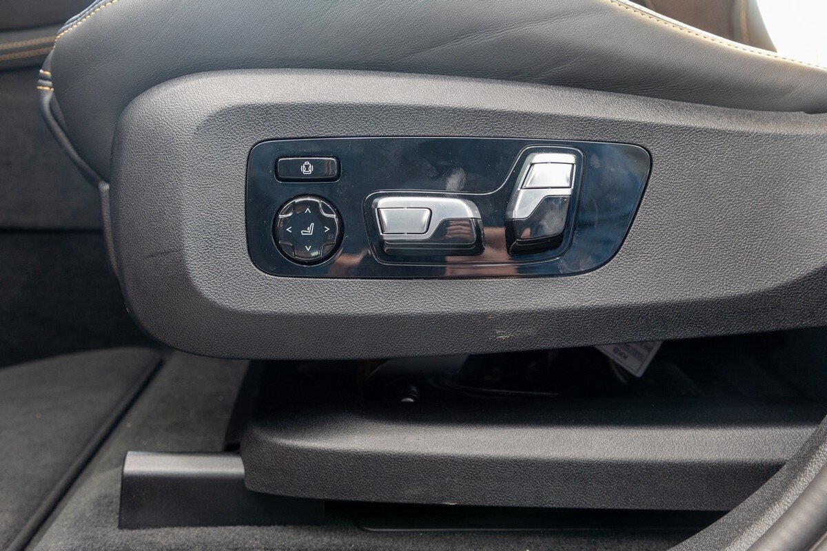 Check price and buy New BMW X6 M (F96) For Sale