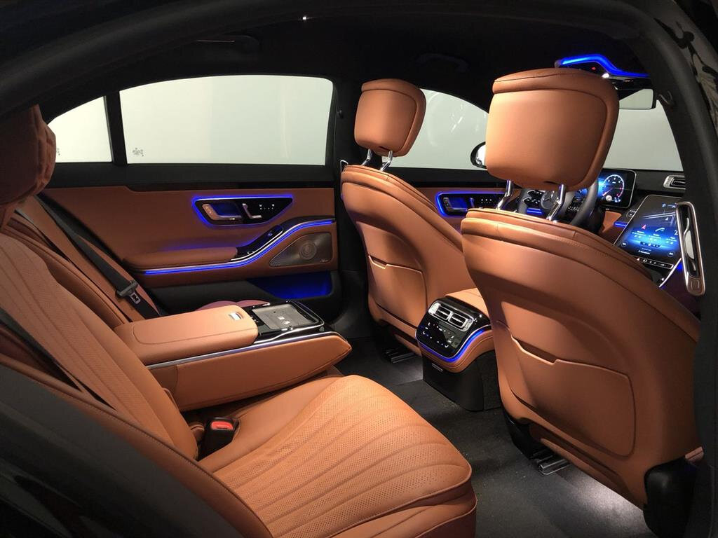 Check price and buy New Mercedes-Benz S-Class 350 d Long 4MATIC (W223) For Sale