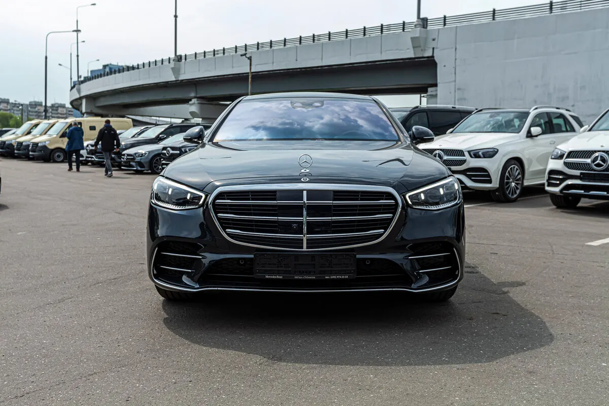 Check price and buy New Mercedes-Benz S-Class 350 d Long 4MATIC (W223) For Sale