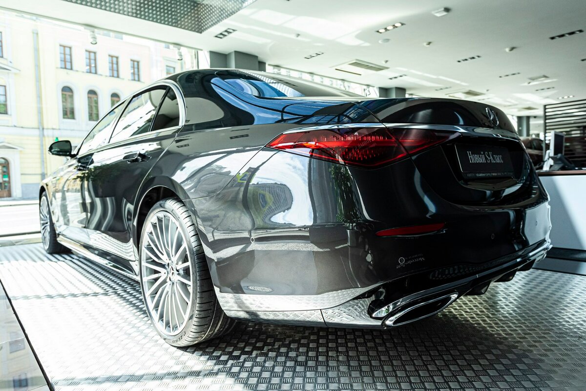 Check price and buy New Mercedes-Benz S-Class 350 d Long 4MATIC (W223) For Sale