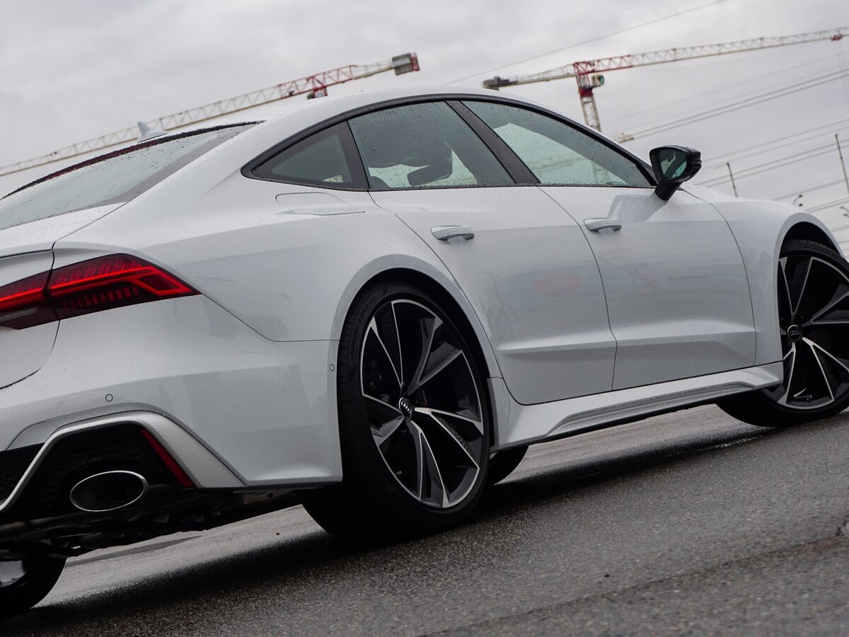 Buy New Audi RS 7 (4K)