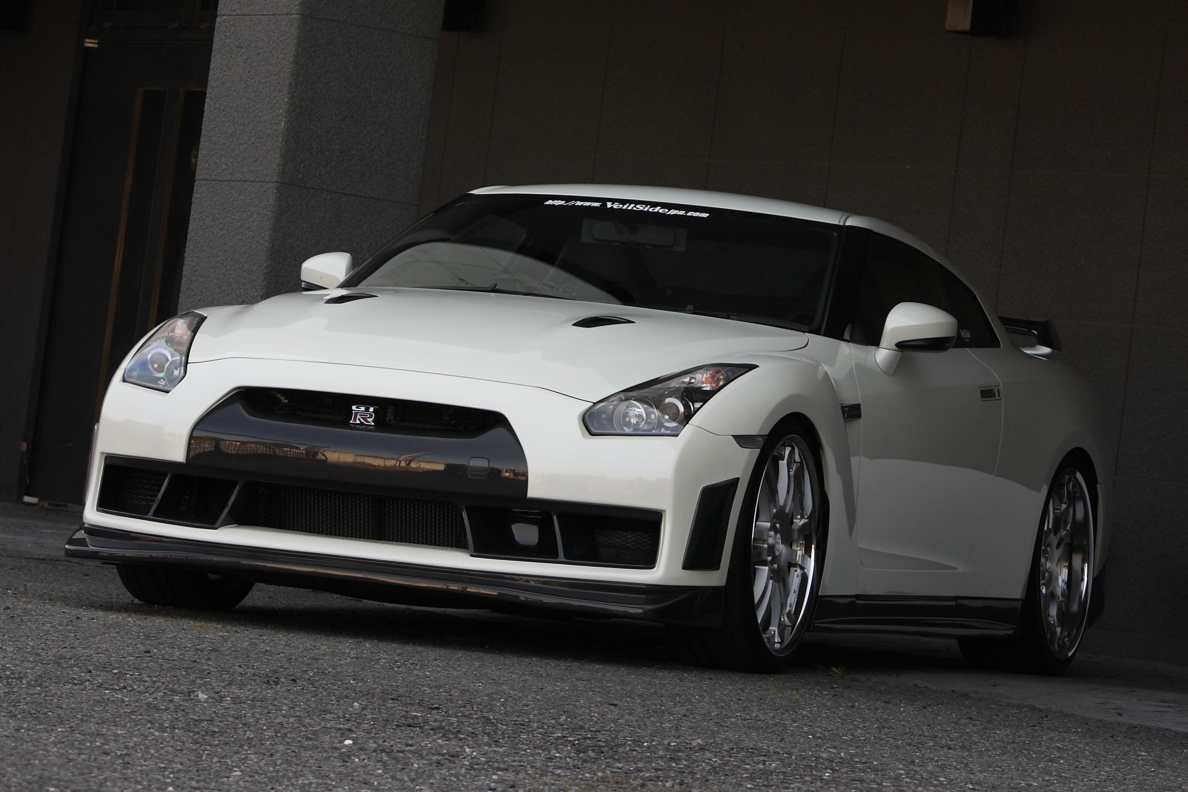 Check our price and buy VeilSide body kit for Nissan GT-R!
