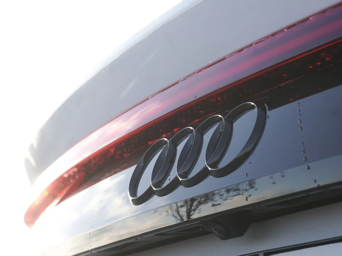 Buy New Audi SQ8 (4M)