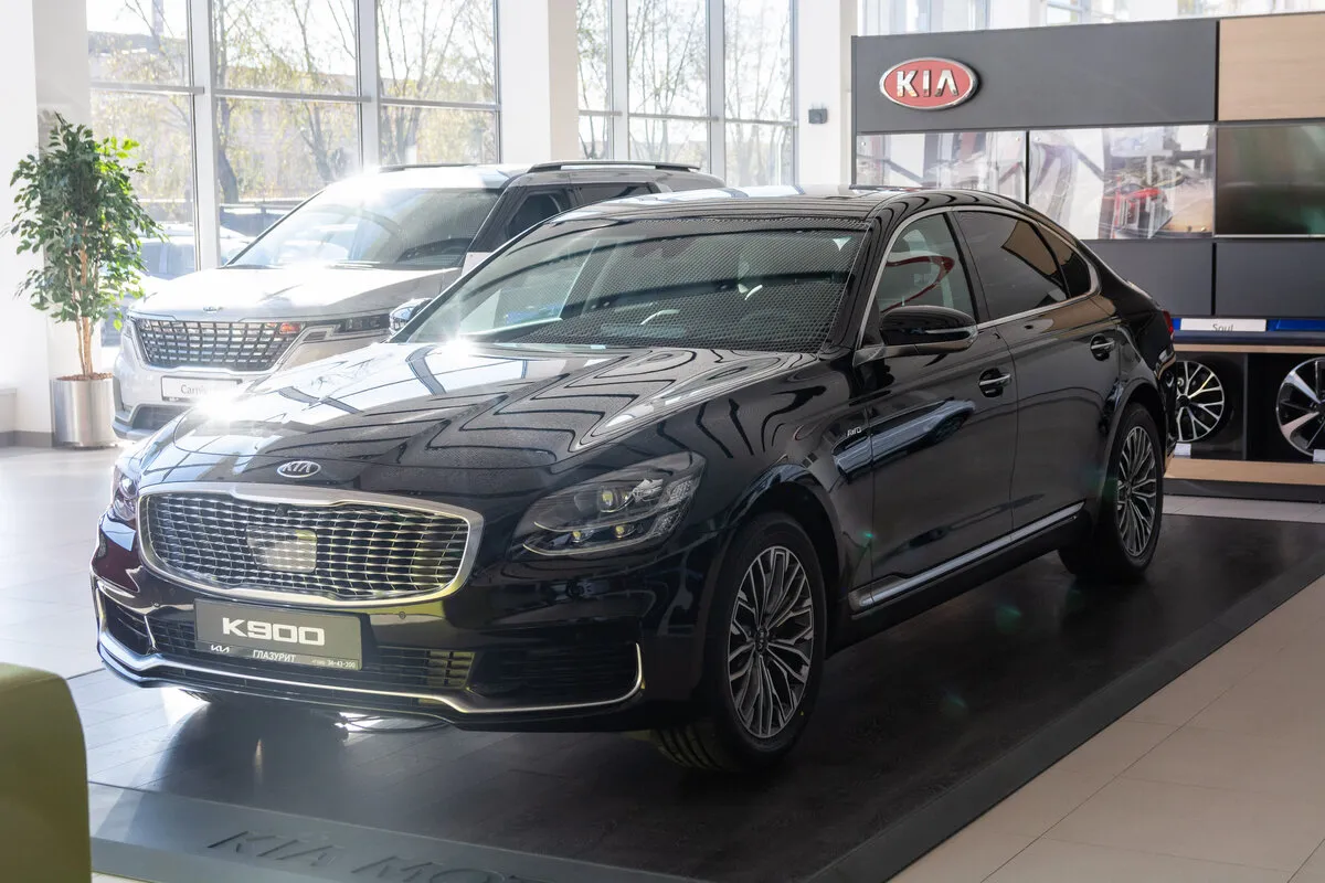 Check price and buy New Kia K900 For Sale