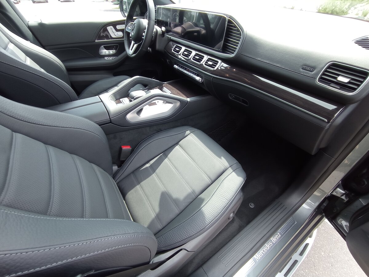 Check price and buy New Mercedes-Benz GLS 400 d (X167) For Sale