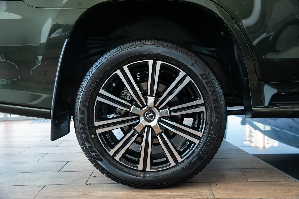 Check price and buy New Lexus LX 570 Restyling 2 For Sale
