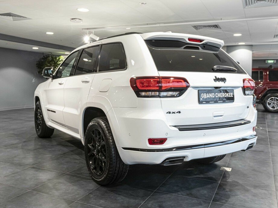 Check price and buy New Jeep Grand Cherokee (WK2) Restyling For Sale