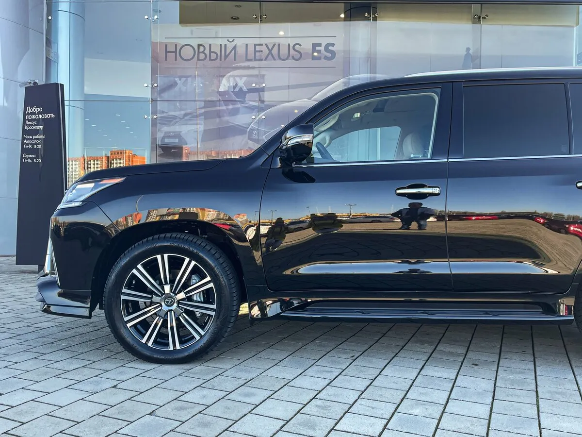 Check price and buy New Lexus LX 570 Restyling 2 For Sale