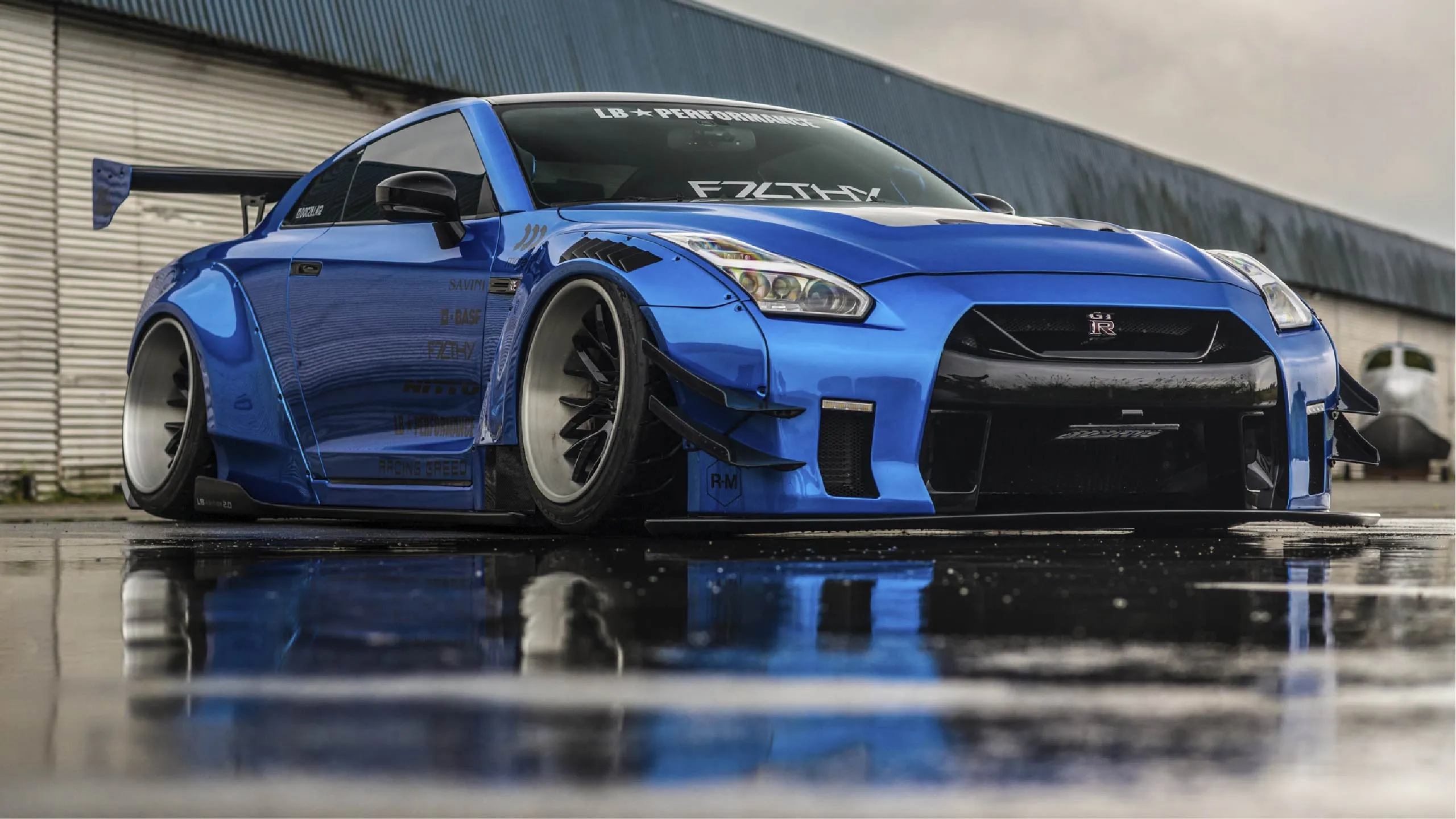 Check our price and buy Liberty Walk  body kit for Nissan GT-R R35!