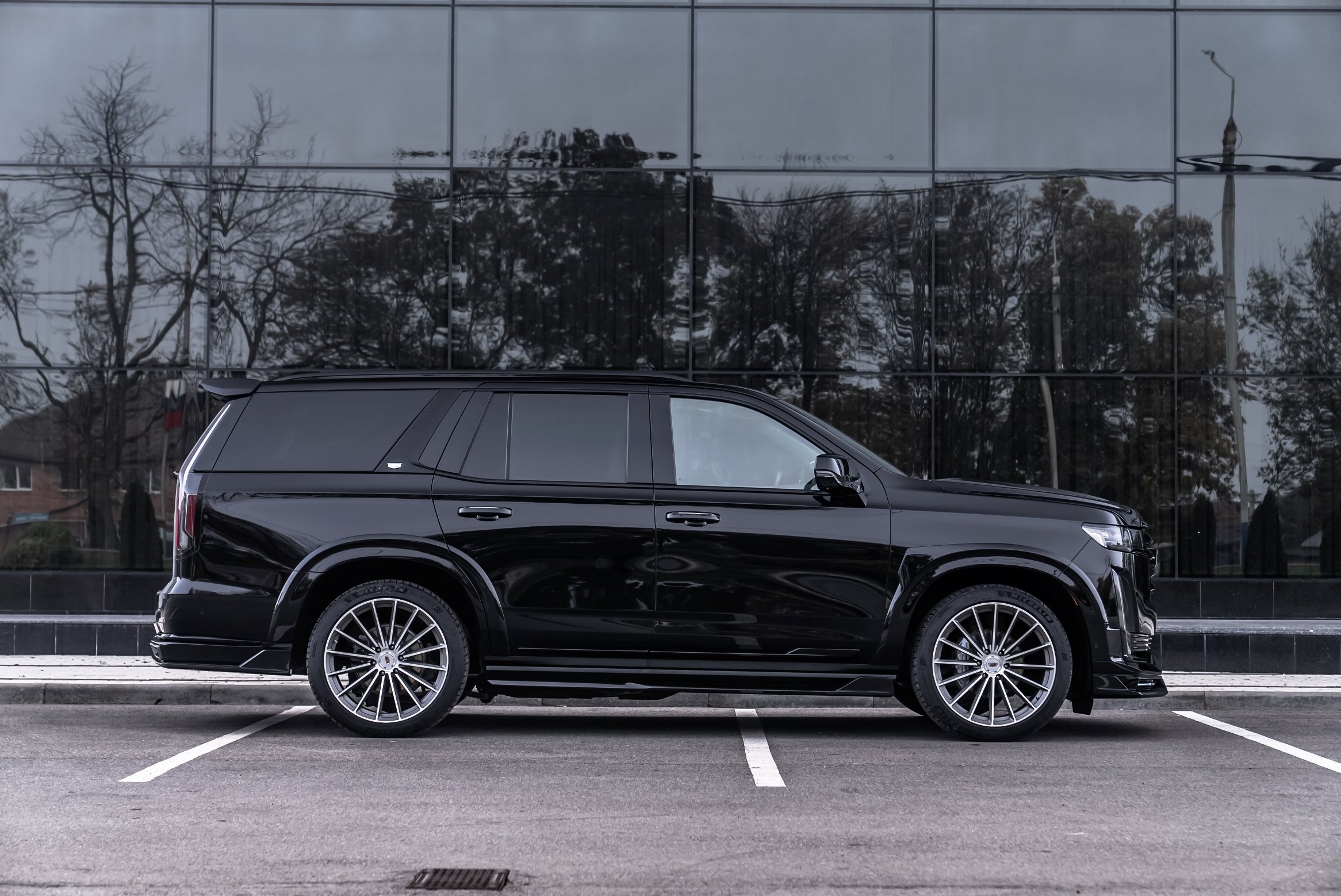 Check our price and buy SCL Performance body kit for Cadillac Escalade Miriada!