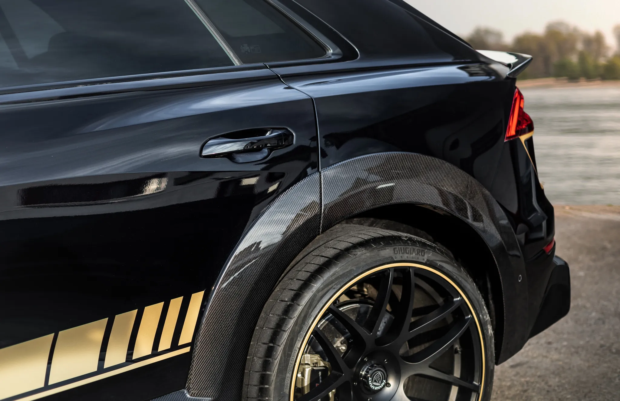 Check our price and buy Manhart body kit for Audi RS Q8