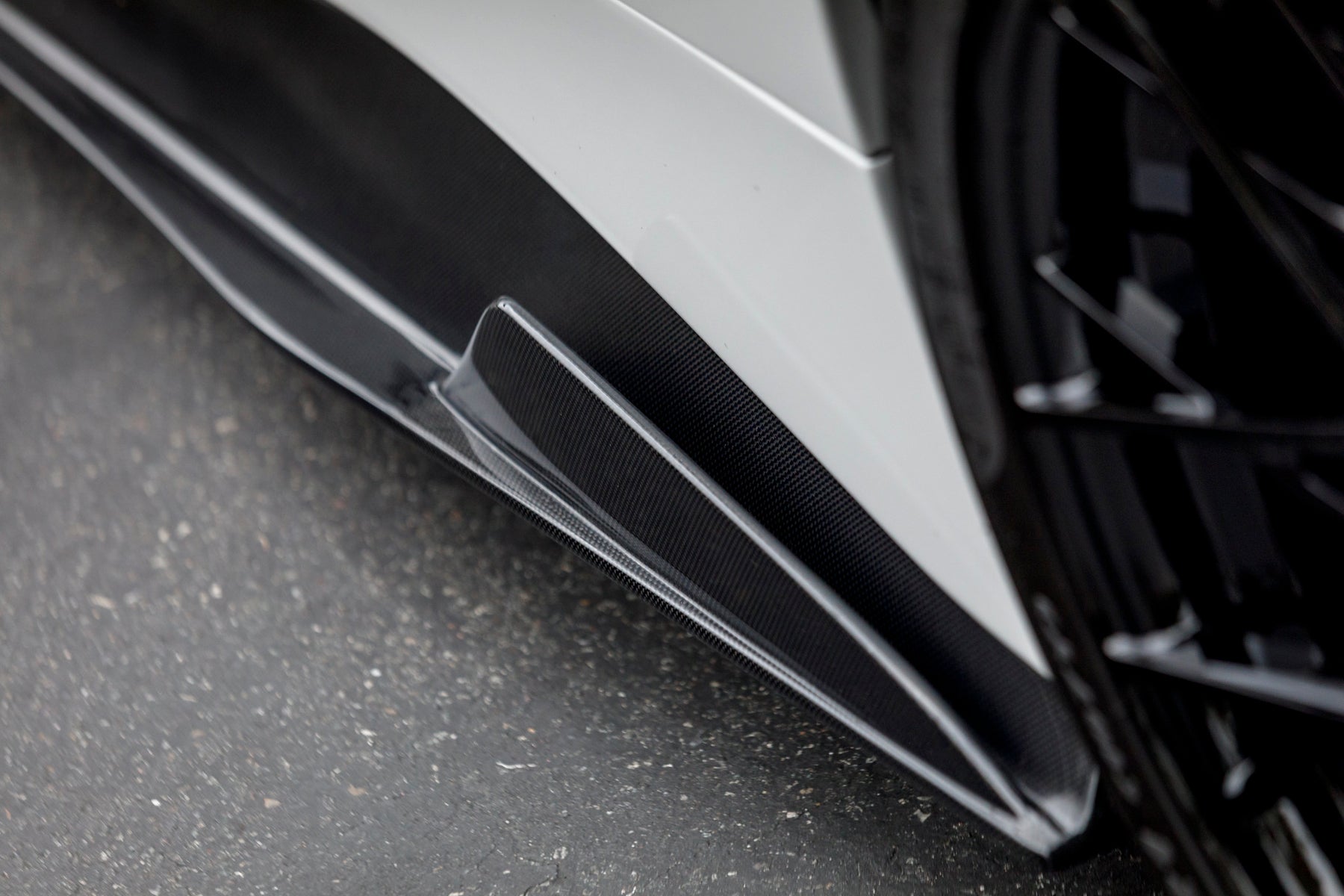 Side skirts Vorsteiner Nero Carbon for Ferrari 488