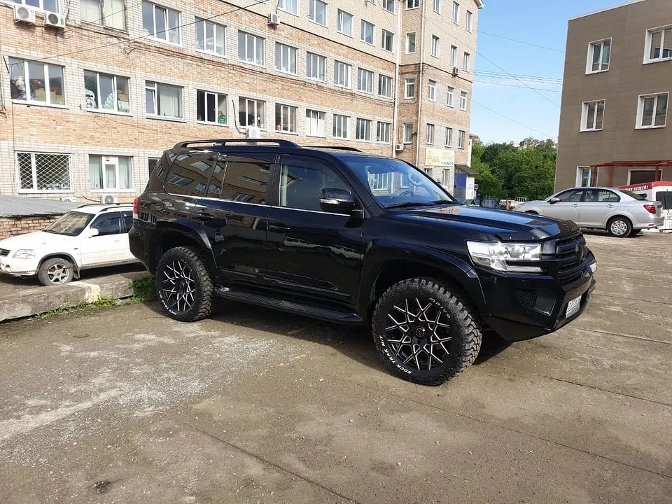 Check our price and buy Shikari body kit for Toyota Land Cruiser 200