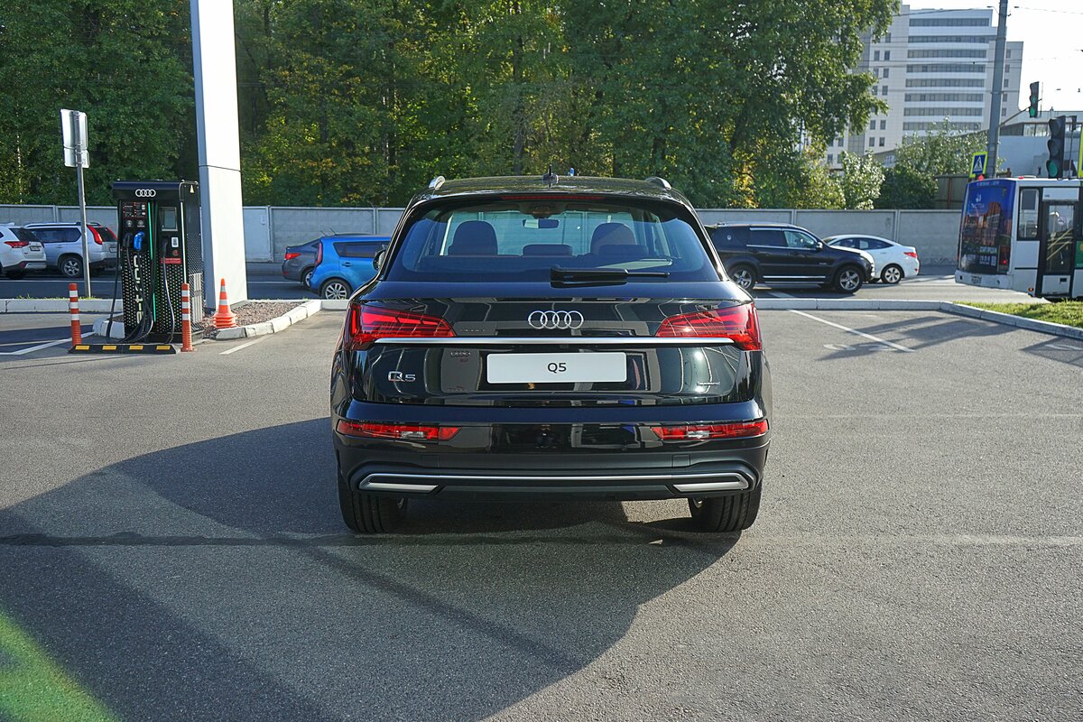 Check price and buy New Audi Q5 45 TFSI (FY) Restyling For Sale