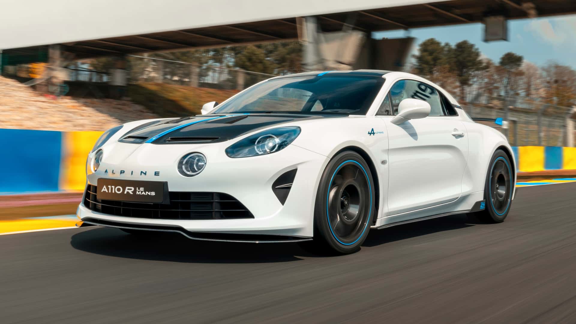 Captivating Beauty and Unrivaled Power: The Alpine A110 R Le Mans Edition Takes Center Stage