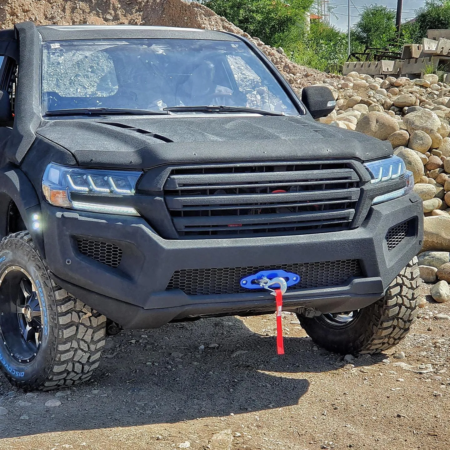 Check our price and buy Shikari body kit for Toyota Land Cruiser 200