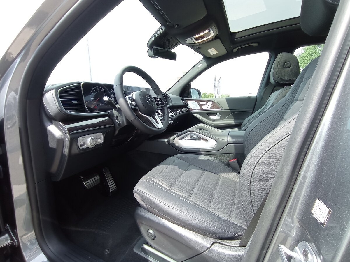 Check price and buy New Mercedes-Benz GLS 400 d (X167) For Sale