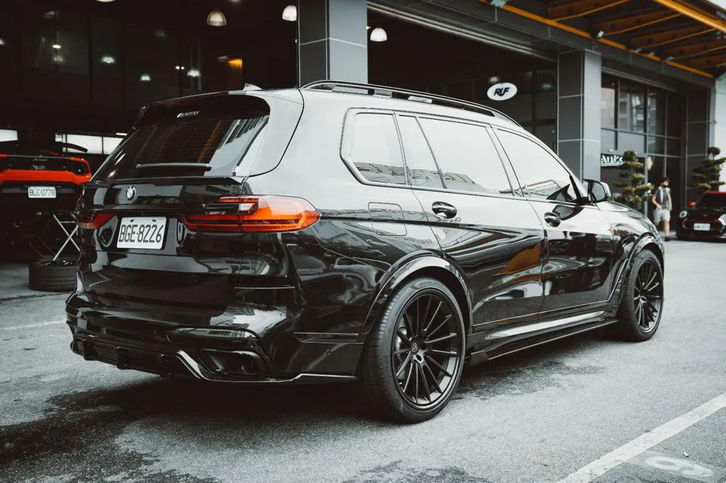Check our price and buy Renegade Design body kit for BMW X7 G07