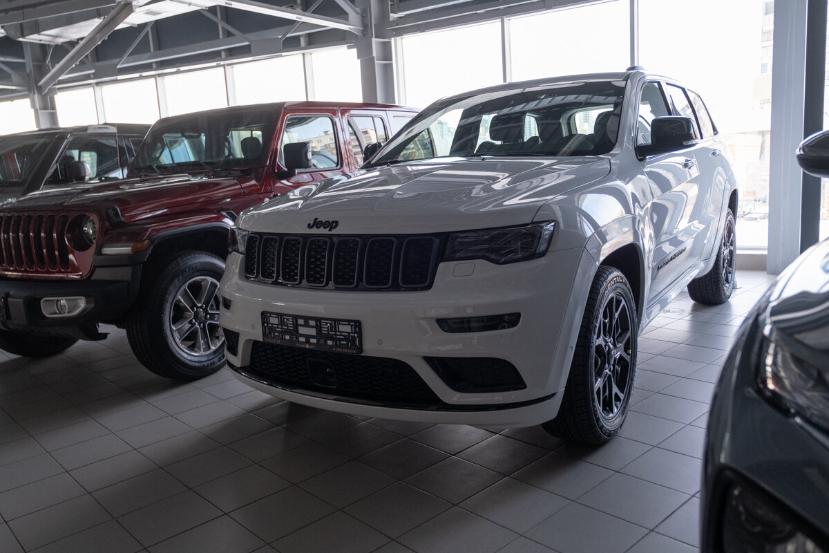 Check price and buy New Jeep Grand Cherokee (WK2) Restyling For Sale