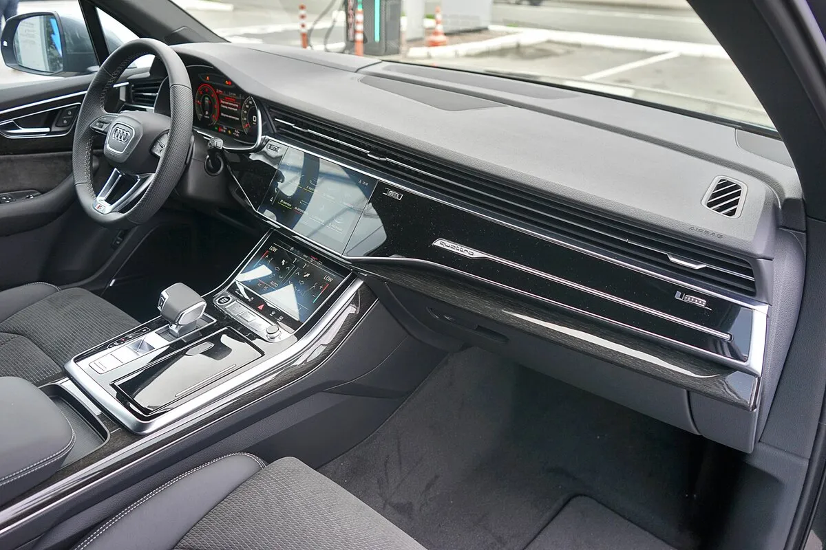 Check price and buy New Audi Q7 45 TDI (4M) Restyling For Sale