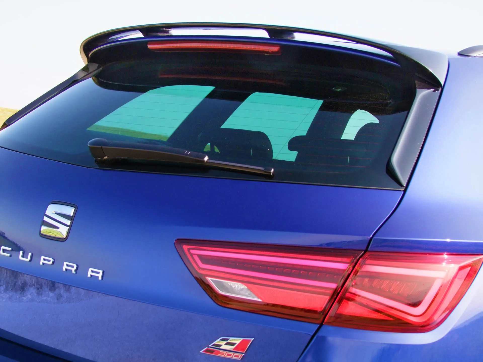 Check our price and buy JE Design body kit for Seat Leon ST FR + Cupra!