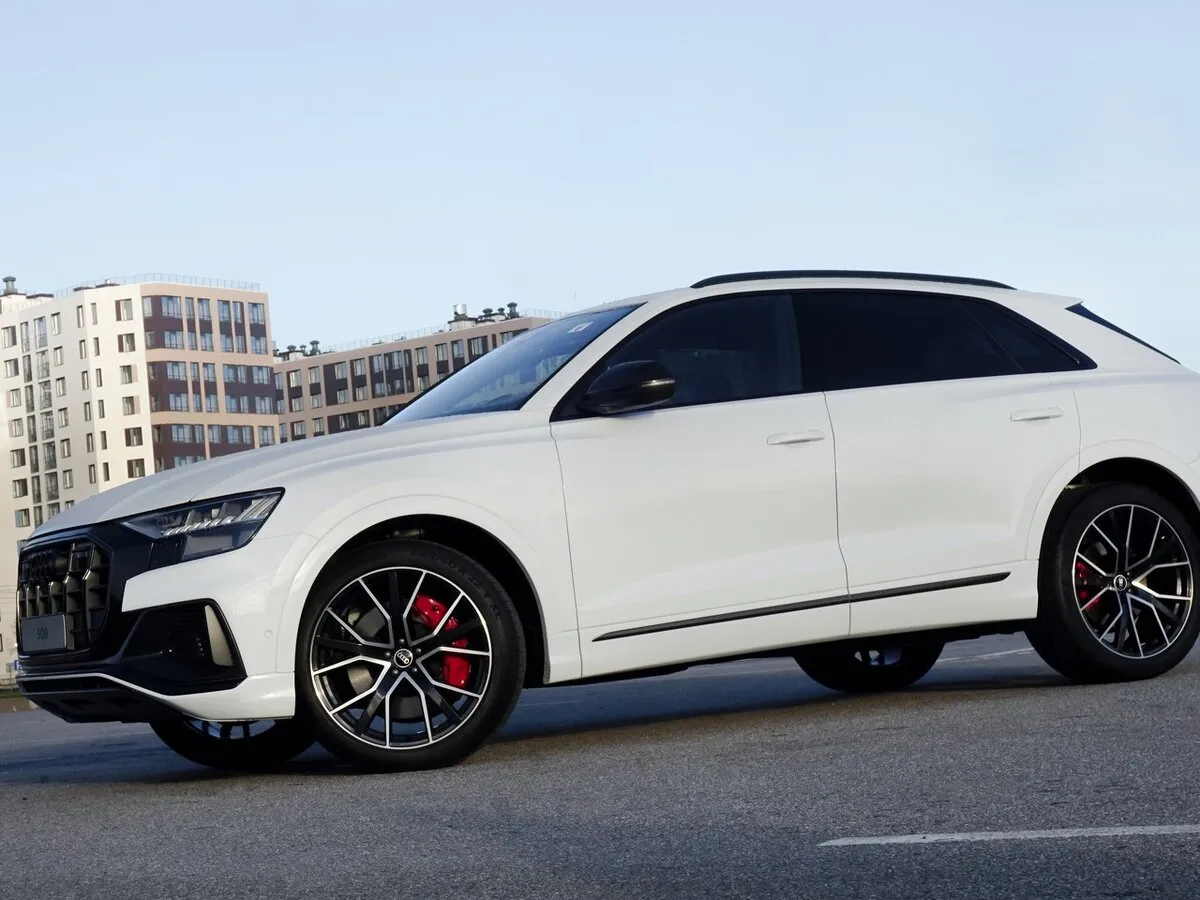 Buy New Audi SQ8 (4M)