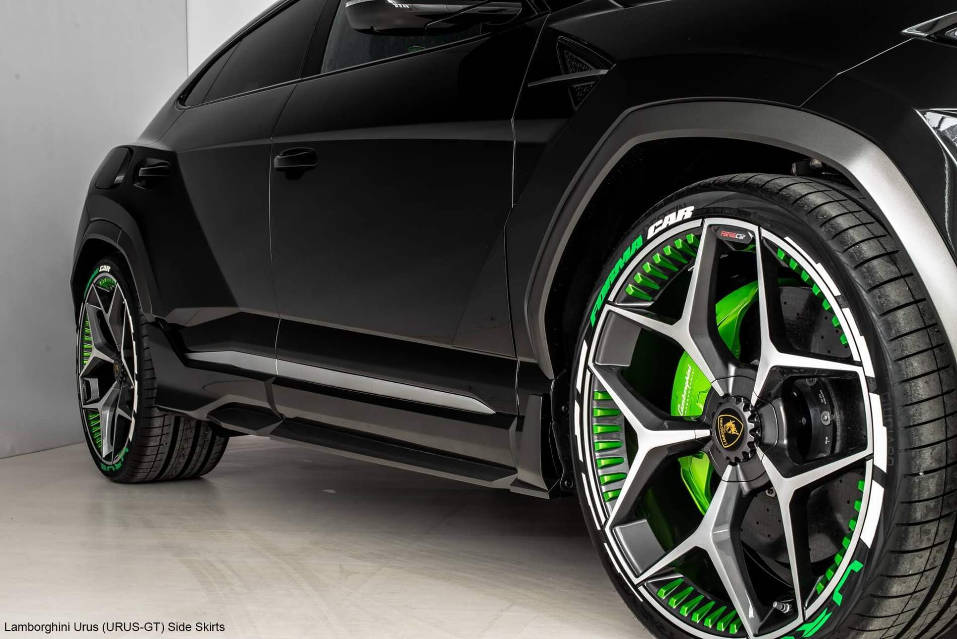 Door moldings and side skirt SCL Performance for Lamborghini Urus