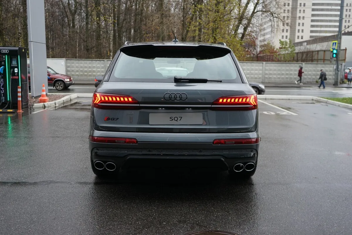 Buy New Audi SQ7 (4M)