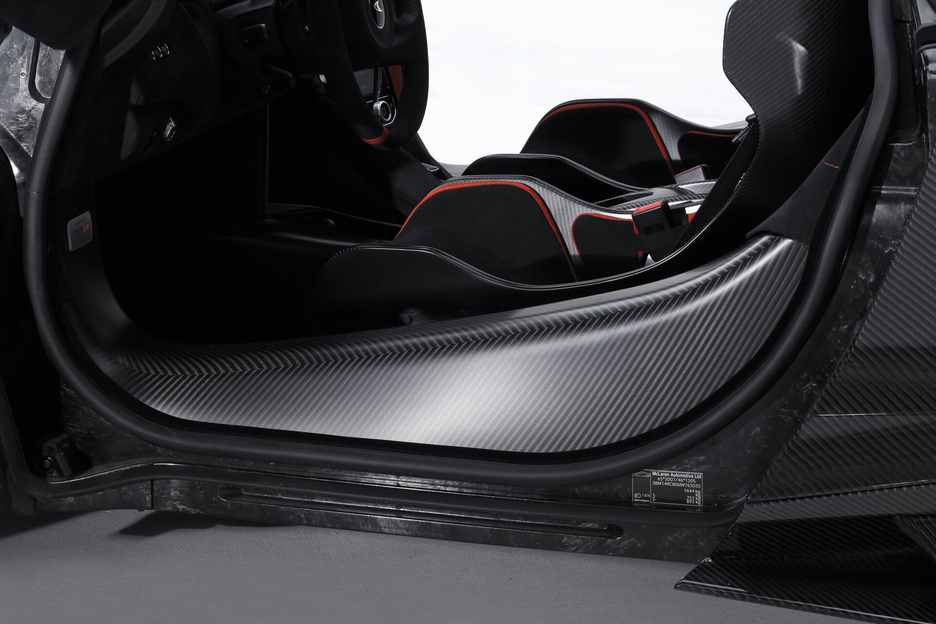 Check our price and buy Topcar Design body kit for McLaren 765 LT Coupe Carbon Edition!