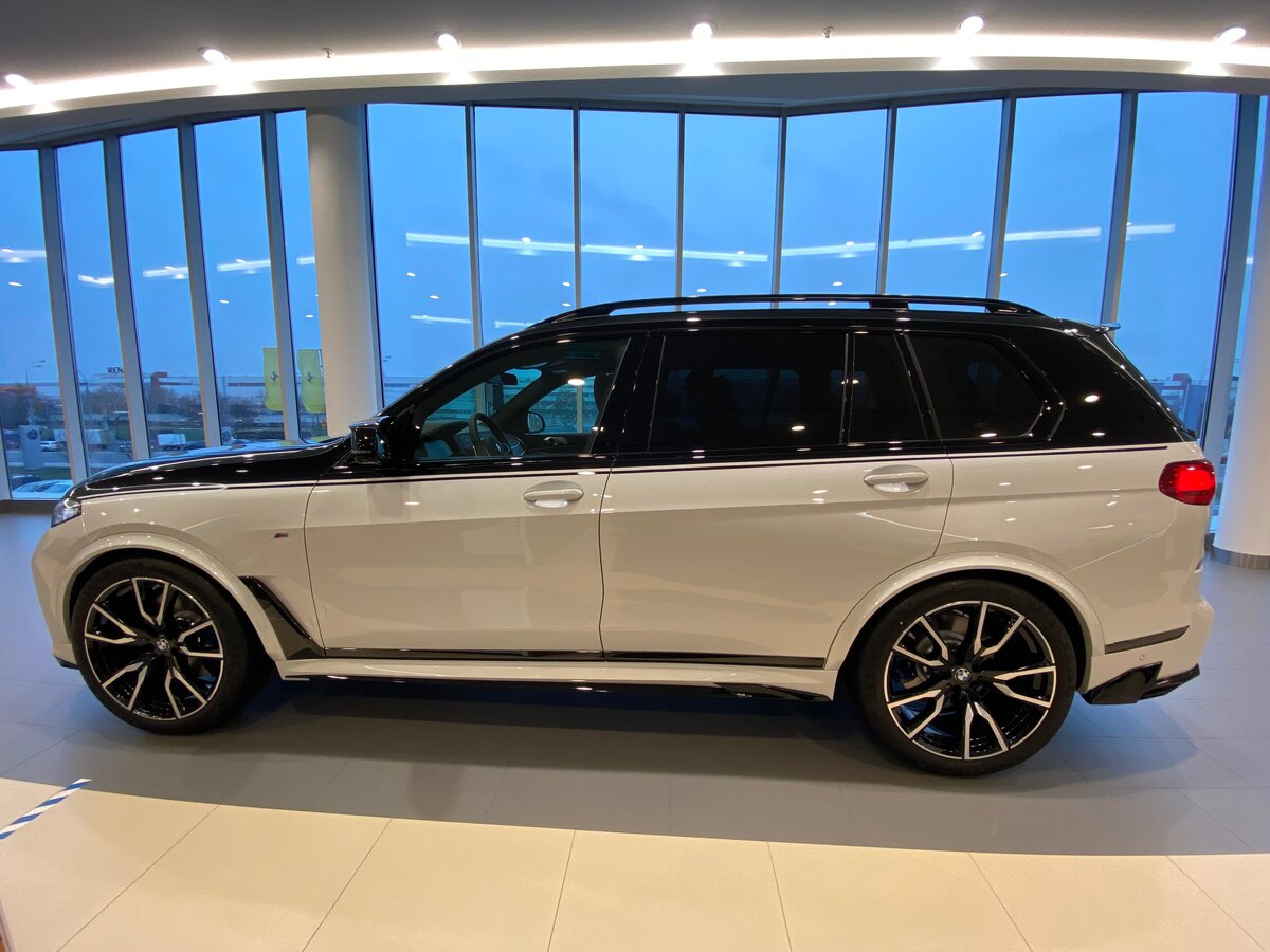 Buy New BMW X7 40d (G07)