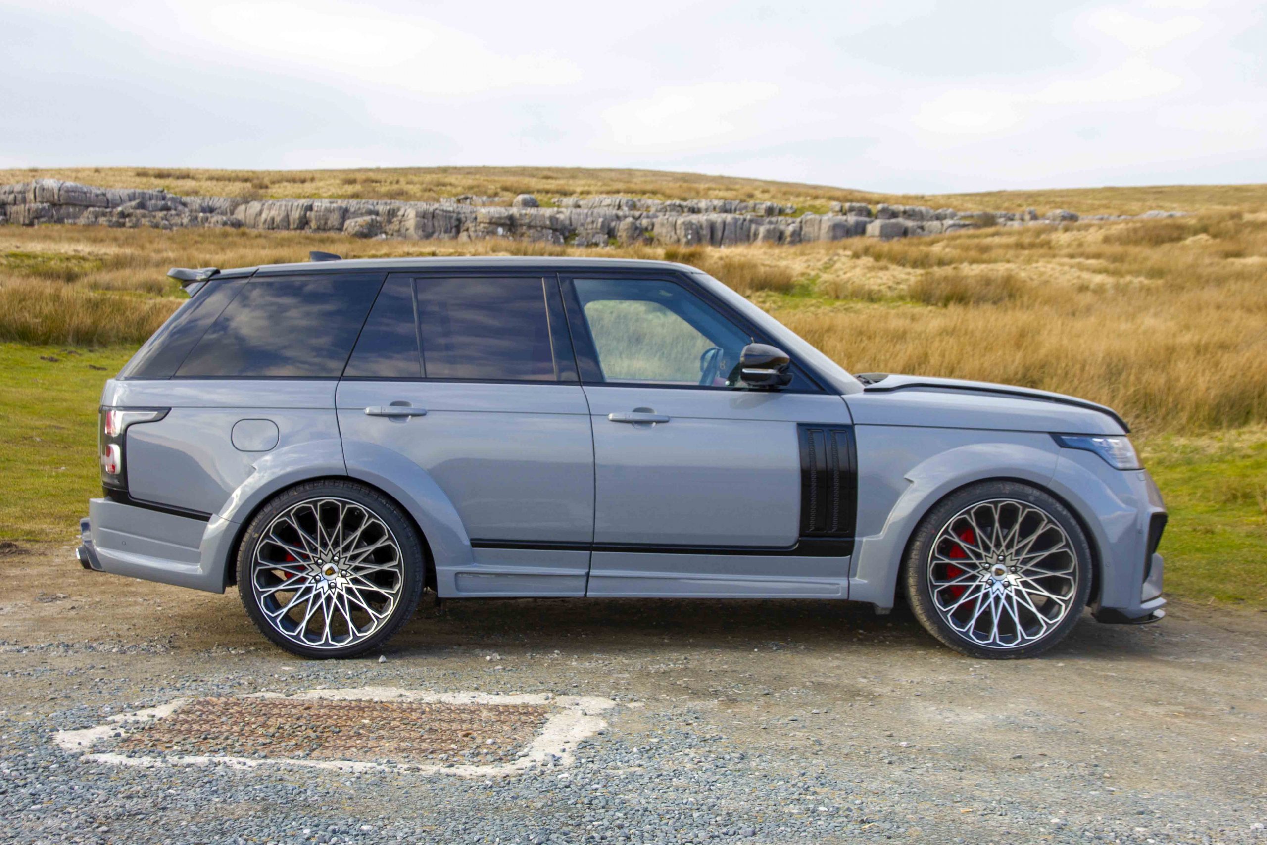 Check our price and buy Barugzai Bison Wide Edition body kit for Land Rover Range Rover Vogue (2019+)