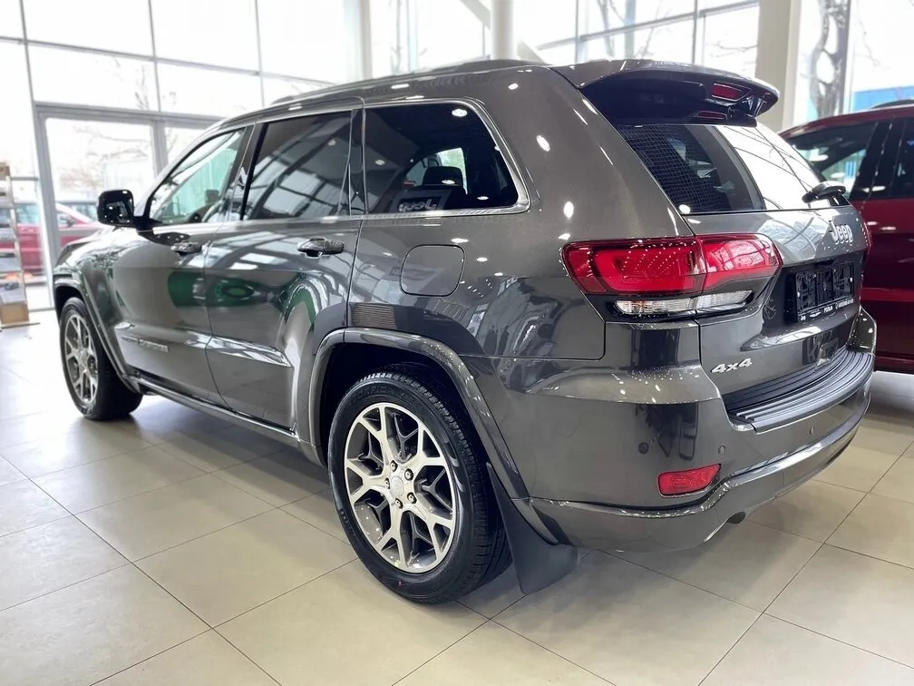 Check price and buy New Jeep Grand Cherokee (WK2) Restyling For Sale