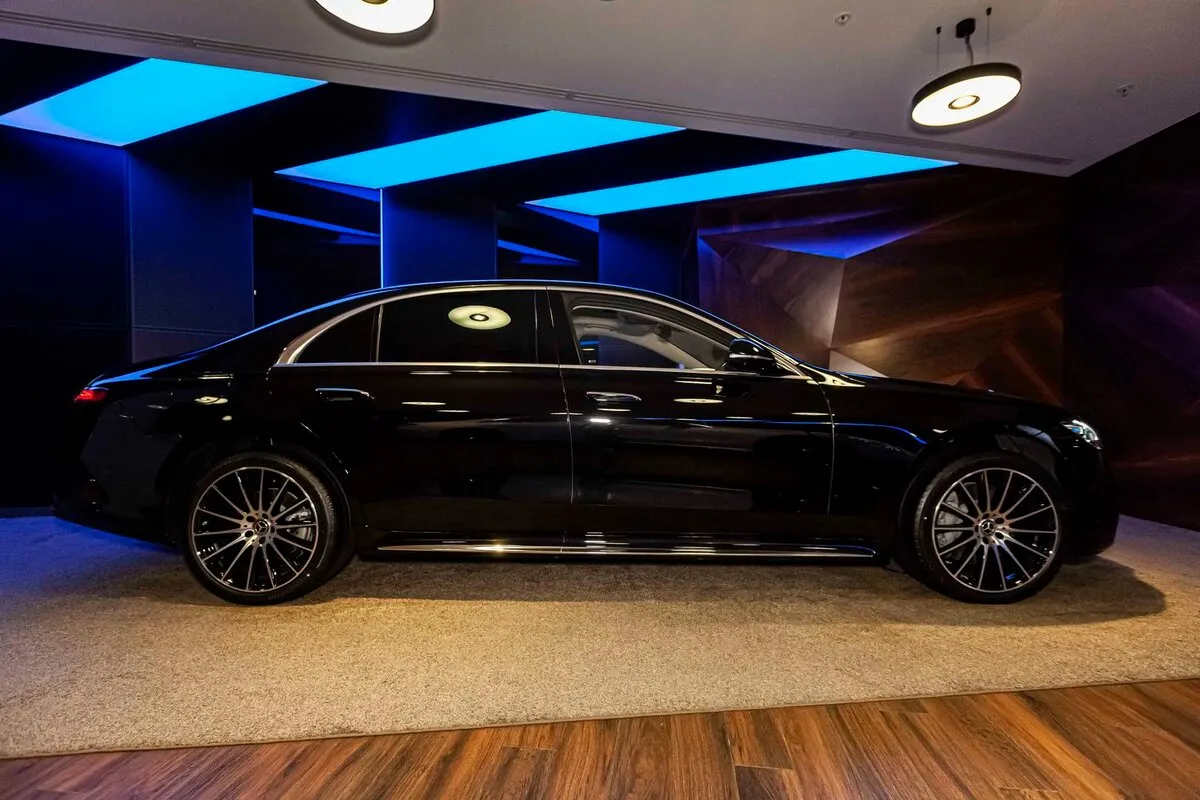 Check price and buy New Mercedes-Benz S-Class 350 d Long 4MATIC (W223) For Sale
