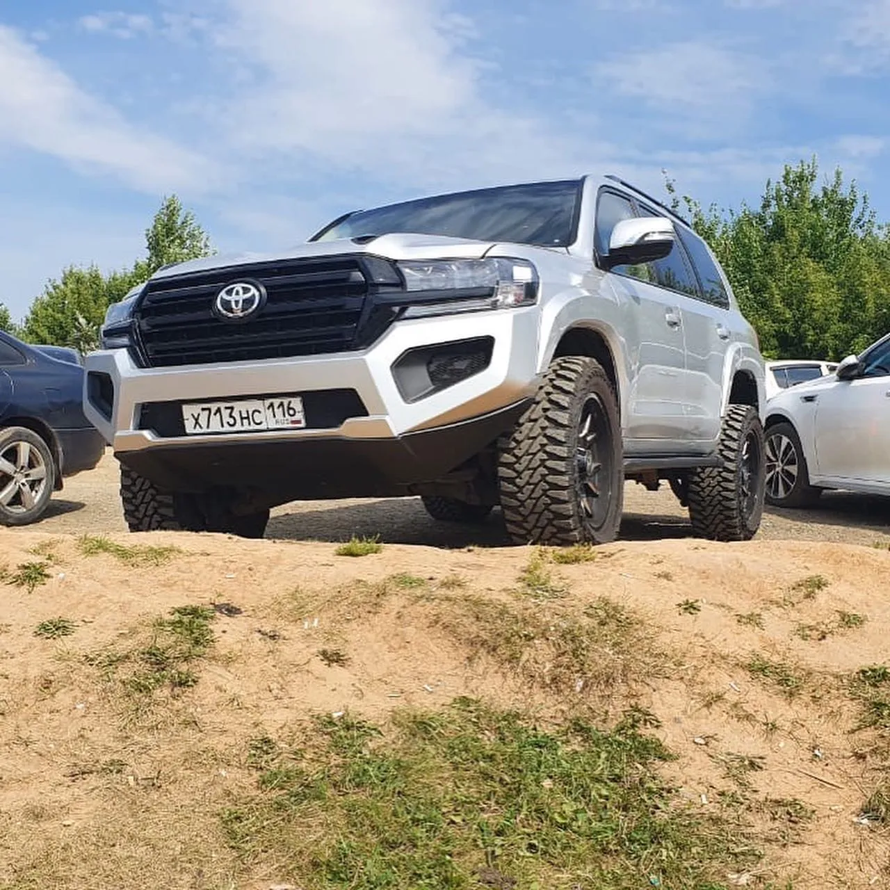 Check our price and buy Shikari body kit for Toyota Land Cruiser 200