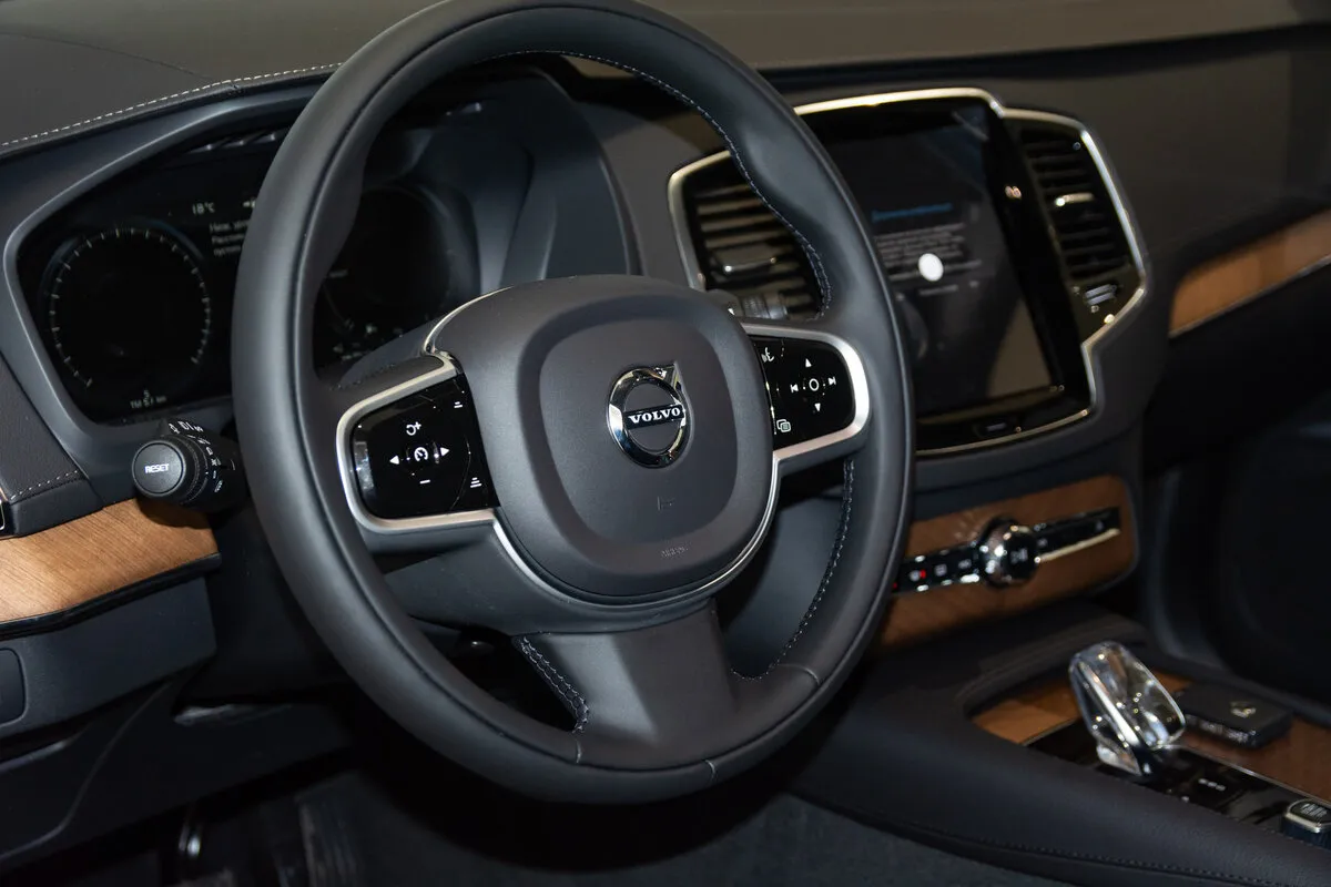 Check price and buy New Volvo XC90 Restyling For Sale
