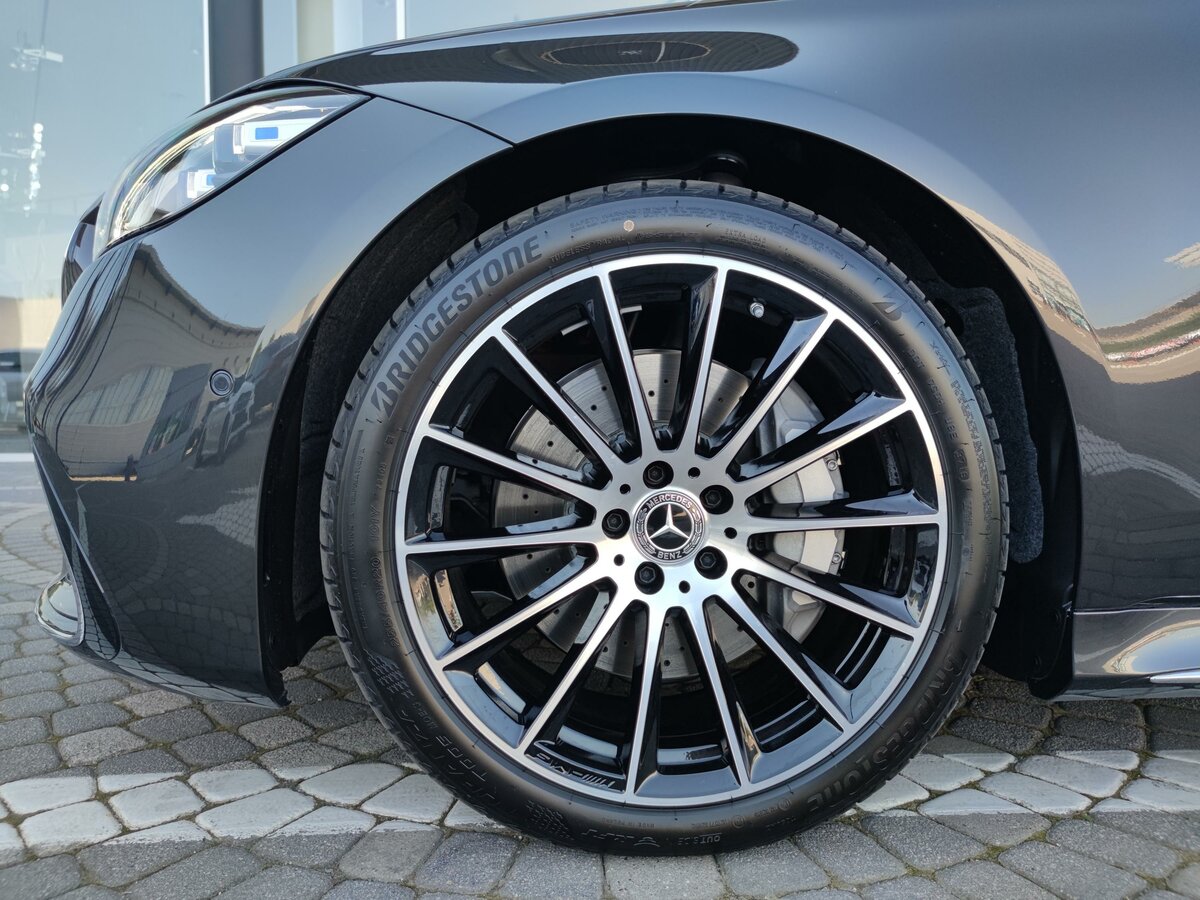 Check price and buy New Mercedes-Benz S-Class 350 d Long 4MATIC (W223) For Sale