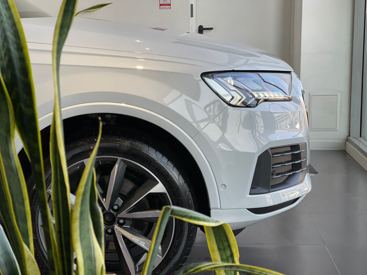 Check price and buy New Audi Q7 45 TDI (4M) Restyling For Sale