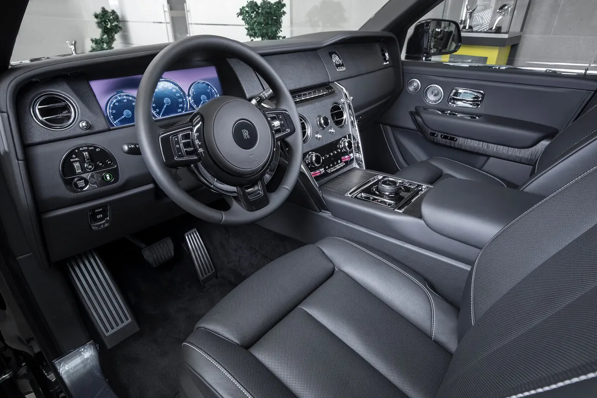 Check price and buy New Rolls-Royce Cullinan For Sale