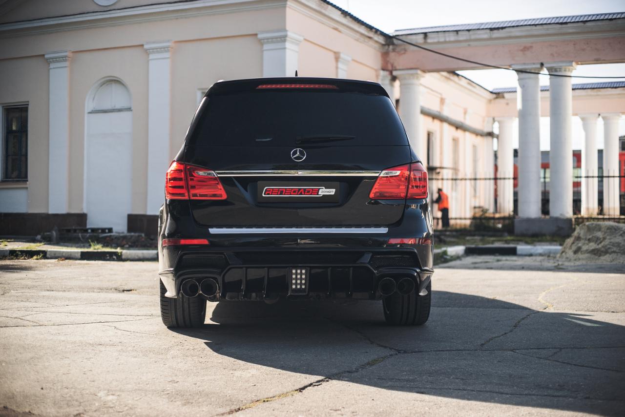 Rear bumper with diffuser Renegade Design for Mercedes-Benz GL X166