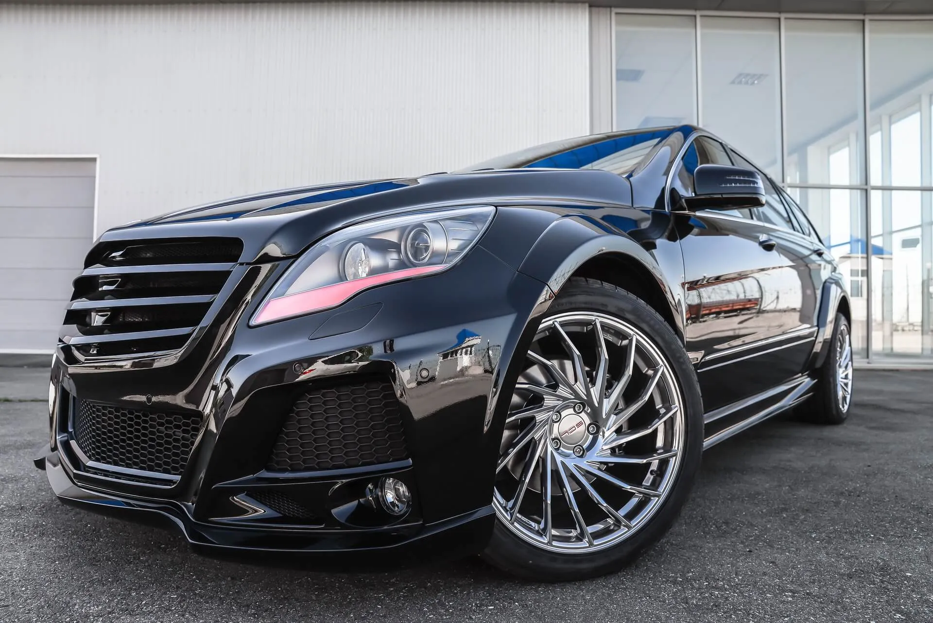 Check our price and buy SCL Performance body kit for Mercedes-Benz R-class W251 Wolf