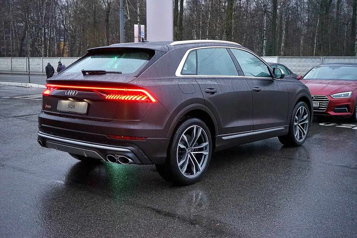 Buy New Audi SQ8 (4M)