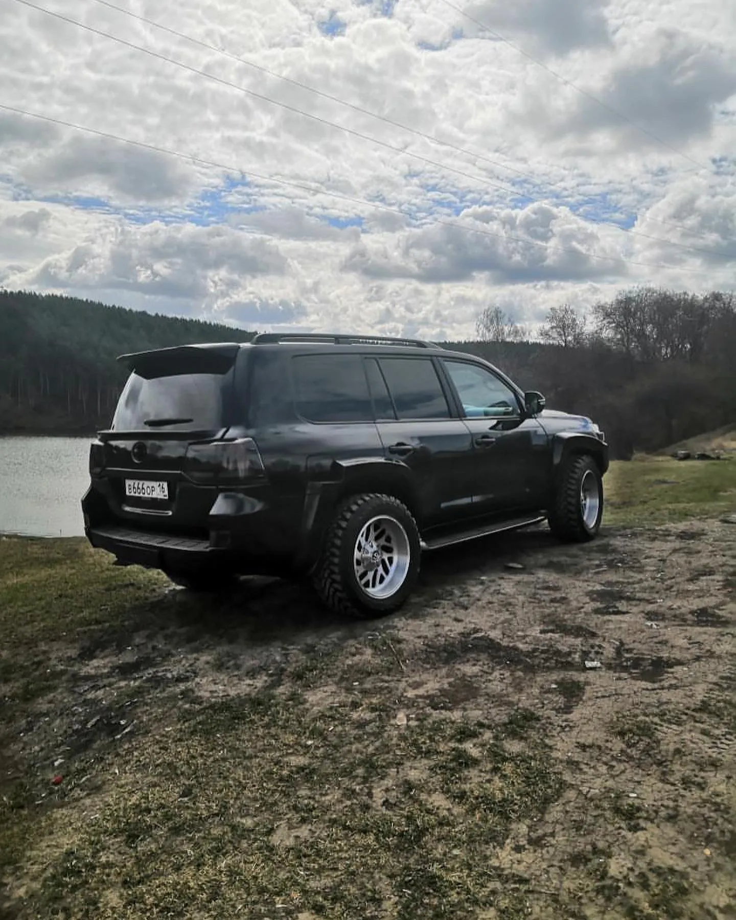 Check our price and buy Shikari body kit for Toyota Land Cruiser 200