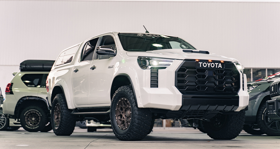 Check our price and buy Double Eight body kit for Toyota Hilux 125 Tundra Face!