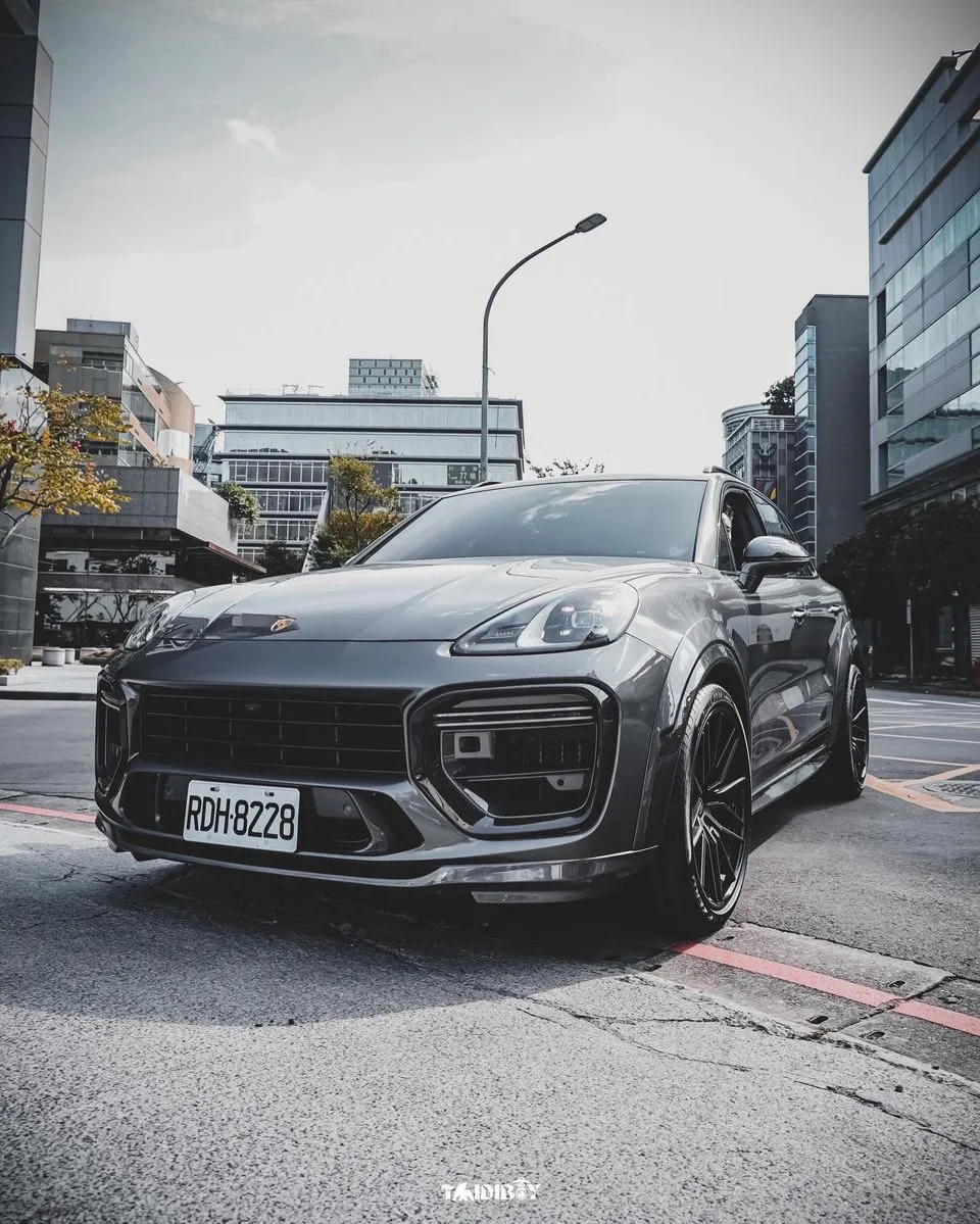 Check price and buy MTR Design Wide Body Carbon Fiber kit for Porsche Cayenne Coupe
