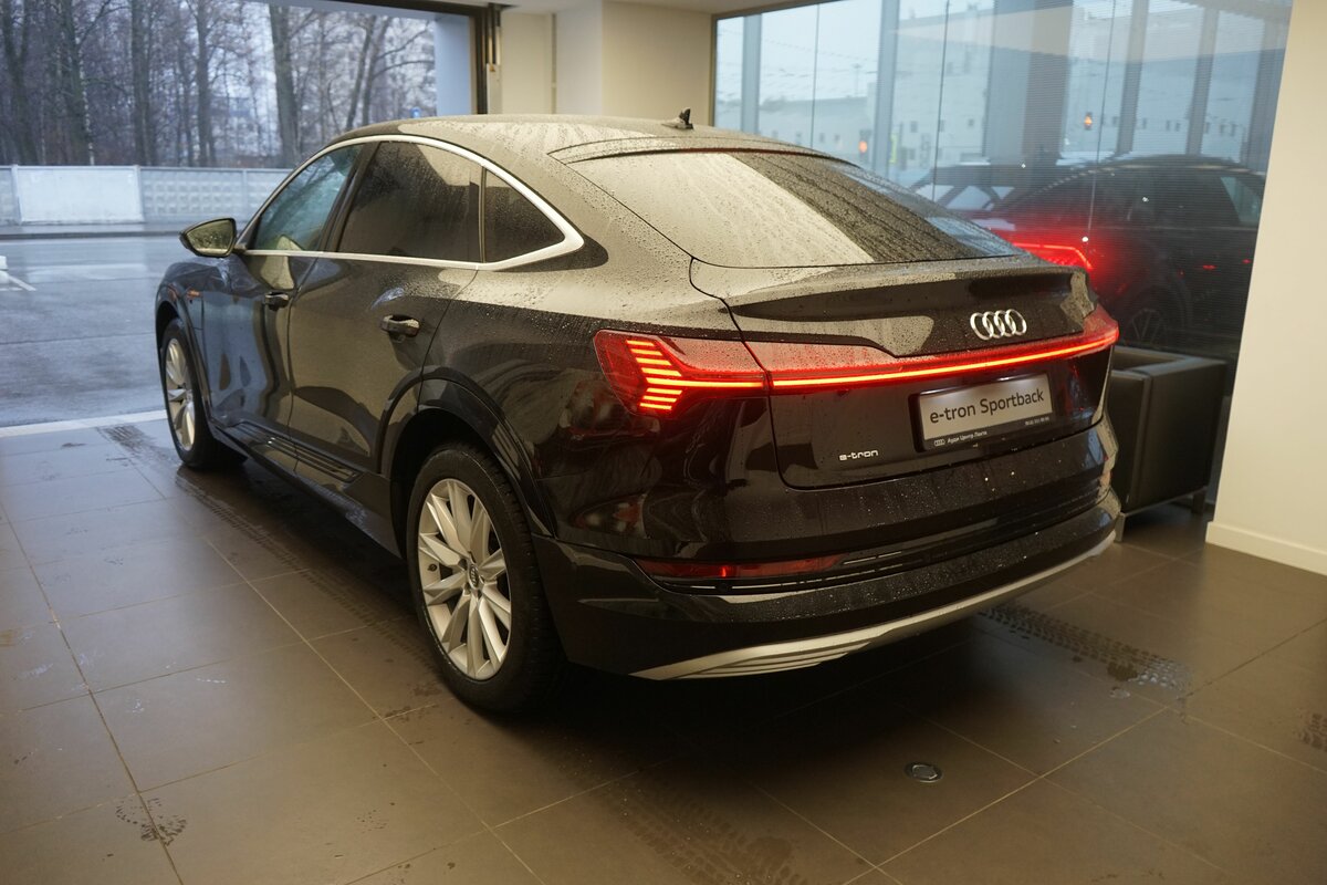 Buy New Audi e-tron Sportback 55