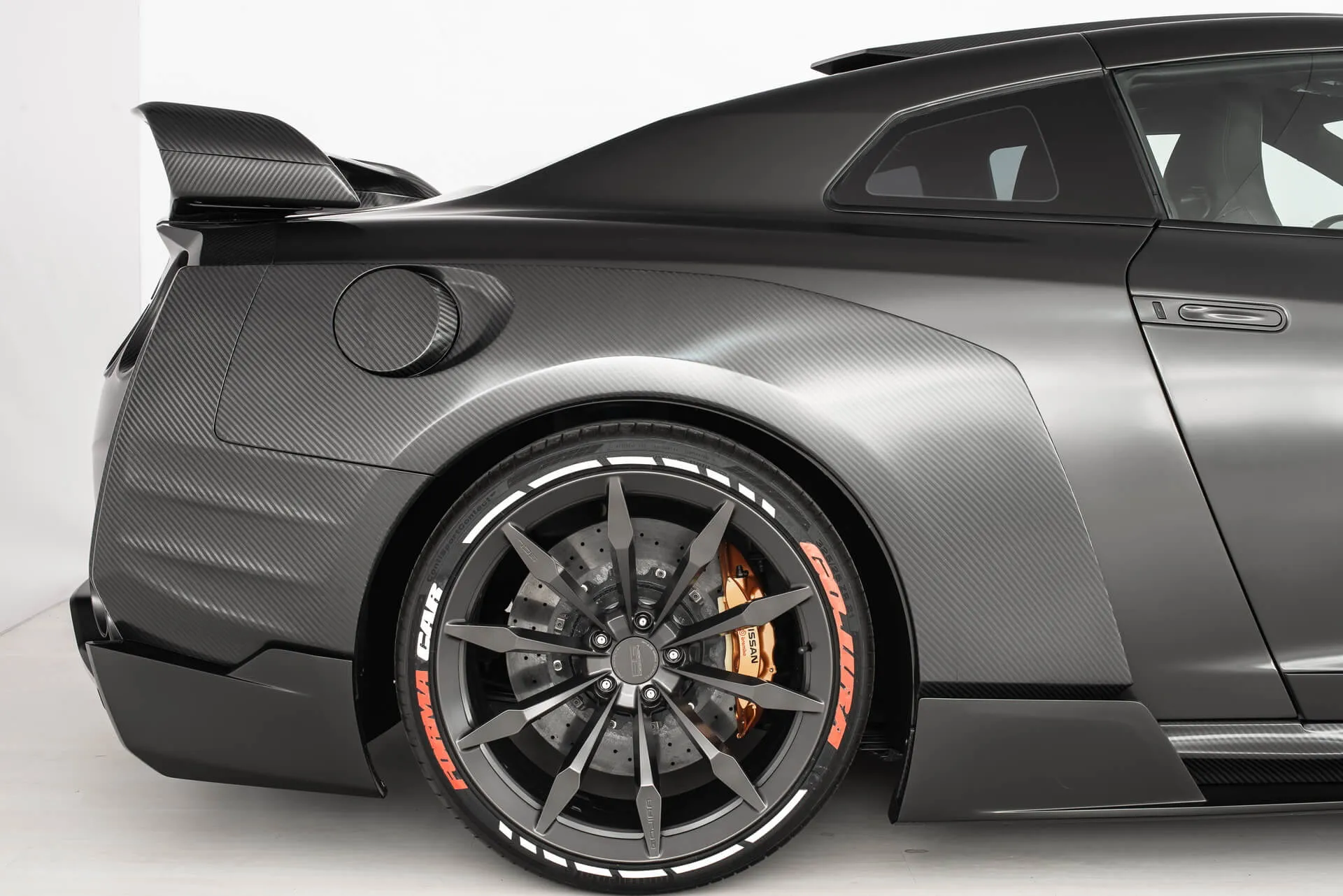 Check our price and buy SCL Performance Global body kit for Nissan GT-R Gojira!