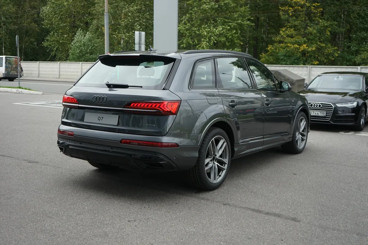 Check price and buy New Audi Q7 45 TDI (4M) Restyling For Sale